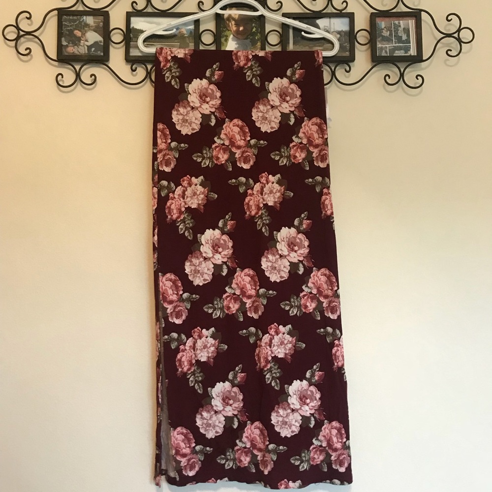 Burgundy floral maxi skirt with leg slits